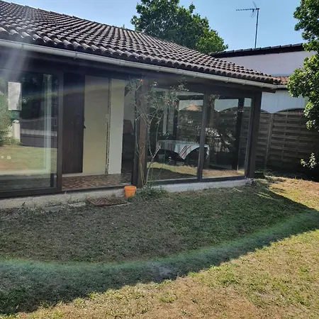 Charmante Maison De Vacances *